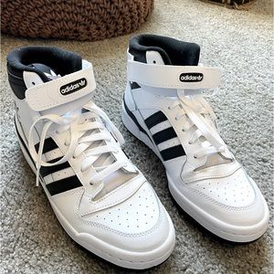 Like new! Adidas Forum Mid Shoes - US 9